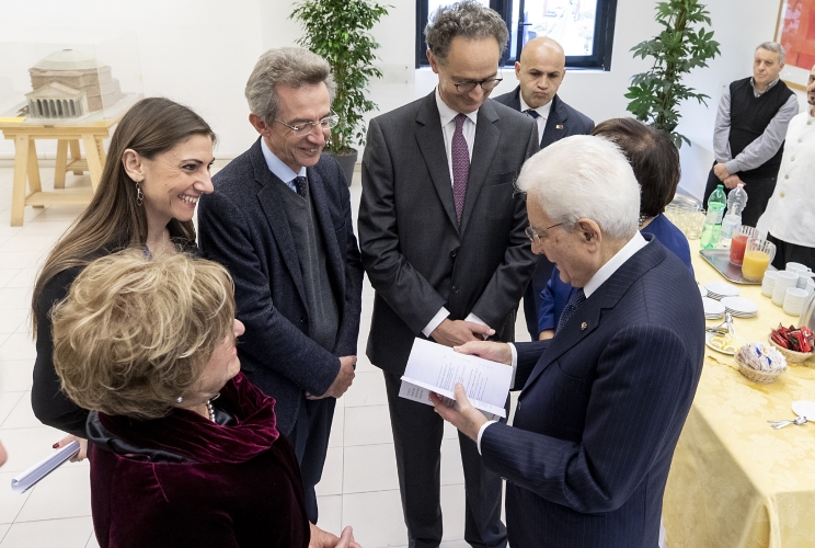 Il Presidente Sergio Mattarella con il Rettore dell’Università degli Studi Roma Tre il Prof. Luca Pietromarchi, il Prof. Gaetano Manfredi, Presidente della Conferenza dei Rettori delle Università Italiane, la Dott.ssa Anna Ascani, Vice Ministro dell’Istruzione, dell’Università e della Ricerca e la Prof.ssa Lucia Chiappetta Cajola, Pro-Rettore Vicario, in occasione del convegno “Università, Disabilità, Inclusione. Vent’anni dalla Legge 17/1999: tra passato e futuro”, organizzato presso l’Università Roma Tre