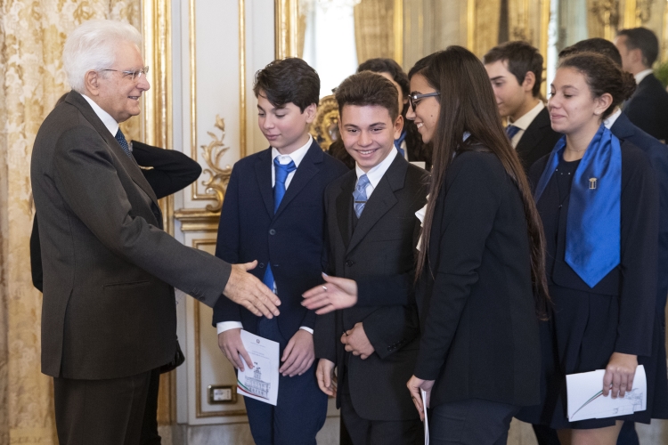 Il Presidente della Repubblica Sergio Mattarella nel corso dell'incontro con gli studenti di alcune scuole secondarie di secondo grado.