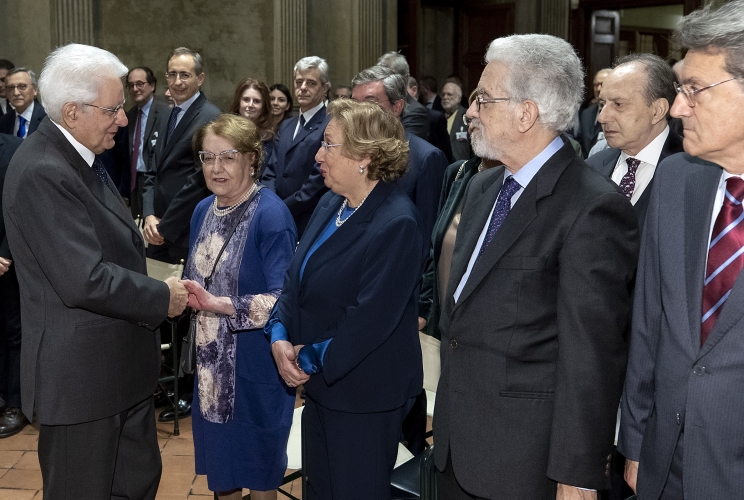 Il Presidente Sergio Mattarella con i familiari di Emilio Colombo, in occasione del seminario di studi “Emilio Colombo. Protagonista della storia italiana ed europea del Novecento”