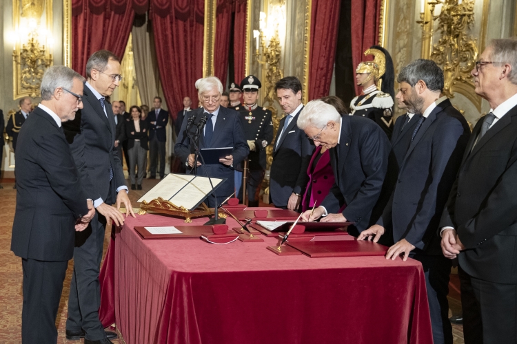 Il Presidente della Repubblica Sergio Mattarella,durante la cerimonia di giuramento di Stefano Petitti nuovo Giudice della Corte costituzionale.
