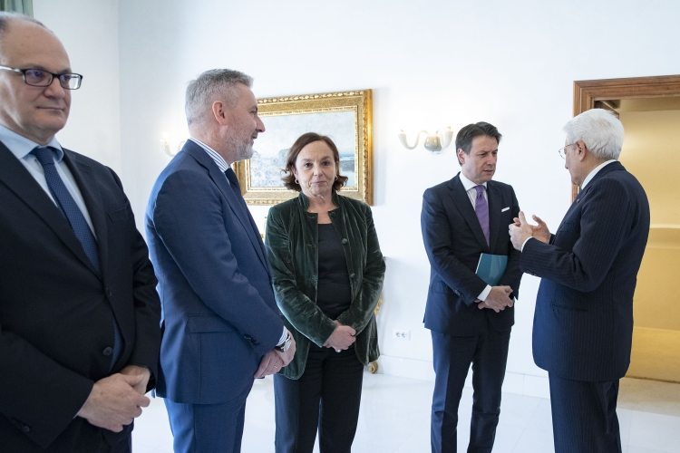 Il Presidente Sergio Mattarella con Giuseppe Conte, Presidente del Consiglio dei Ministri, ed altri membri del Governo, in occasione del prossimo Consiglio Europeo
