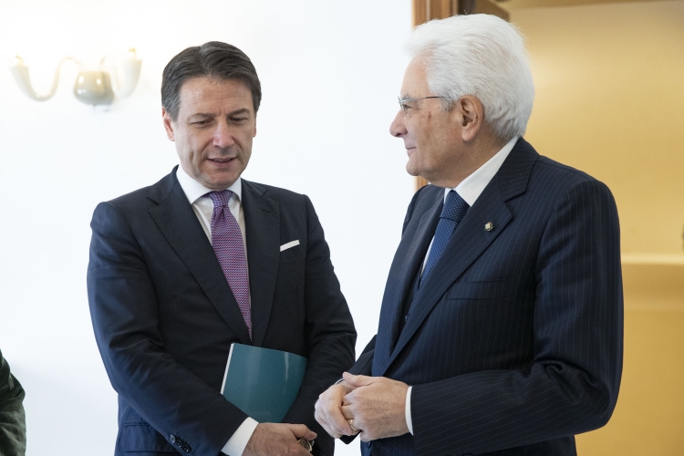 Il Presidente Sergio Mattarella con Giuseppe Conte, Presidente del Consiglio dei Ministri, ed altri membri del Governo, in occasione del prossimo Consiglio Europeo
