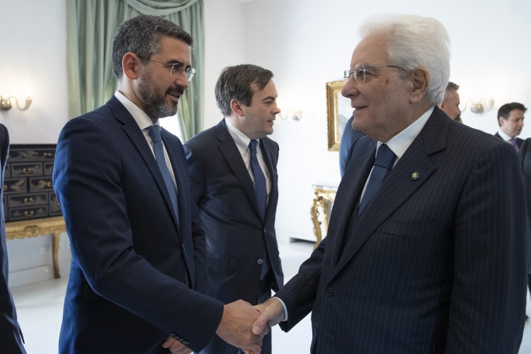 Il Presidente Sergio Mattarella con il Sottosegretario alla presidenza del Consiglio Riccardo Fraccaro,in occasione dell'incontro per il prossimo Consiglio Europeo
