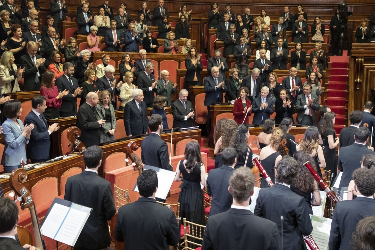 Il Presidente Sergio Mattarella al Senato della Repubblica,in occasione del Concerto di Natale, eseguito dall’Orchestra Giovanile Luigi Cherubini,diretto dal Maestro Riccardo Muti.
