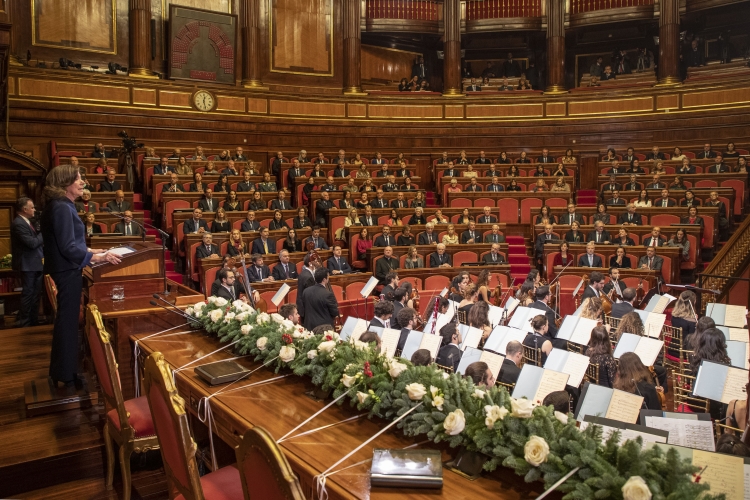 Il Presidente Sergio Mattarella al Senato della Repubblica,in occasione del Concerto di Natale, eseguito dall’Orchestra Giovanile Luigi Cherubini,diretto dal Maestro Riccardo Muti.
