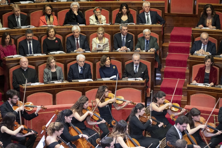 Il Presidente Sergio Mattarella al Senato della Repubblica,in occasione del Concerto di Natale, eseguito dall’Orchestra Giovanile Luigi Cherubini,diretto dal Maestro Riccardo Muti.
