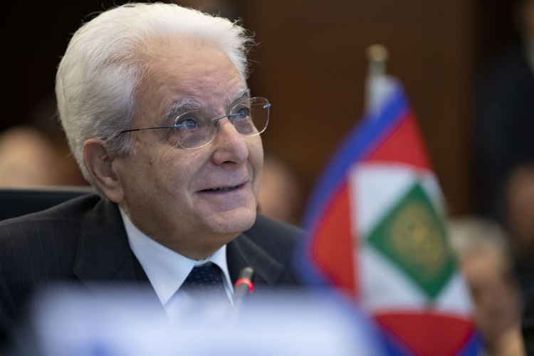 Il Presidente Sergio Mattarella alla sede del Comando Operativo di vertice Interforze,in occasione del collegamento in videoconferenza per rivolgere gli auguri ai contingenti militari italiani impegnati nei teatri di operazioni internazionali
