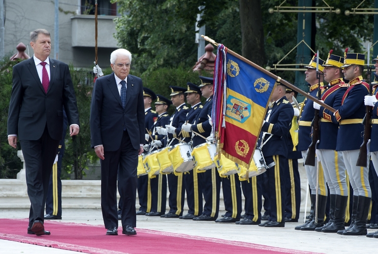 Il Presidente della Repubblica Sergio Mattarella con il Presidente della Romania Klaus Iohannis 