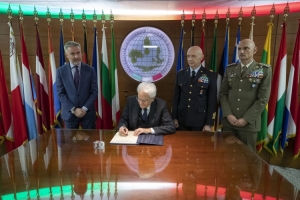 Intervento del Presidente della Repubblica alla sede del Comando Operativo di vertice Interforze in occasione del collegamento in videoconferenza per rivolgere gli auguri ai contingenti militari italiani impegnati nei teatri di operazioni internazionali