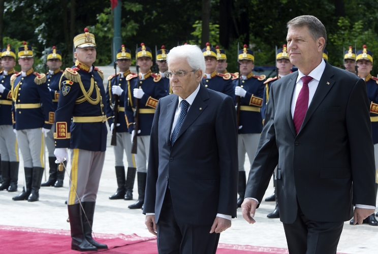 Il Presidente della Repubblica Sergio Mattarella con il Presidente della Romania Klaus Iohannis 