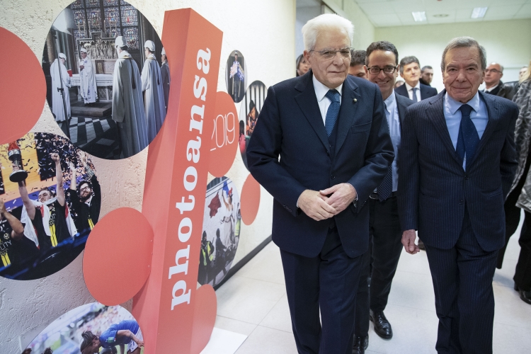 Il Presidente Sergio Mattarella al termine della visita alla sede dell’Agenzia di Stampa ANSA con il Presidente Giulio Anselmi.
