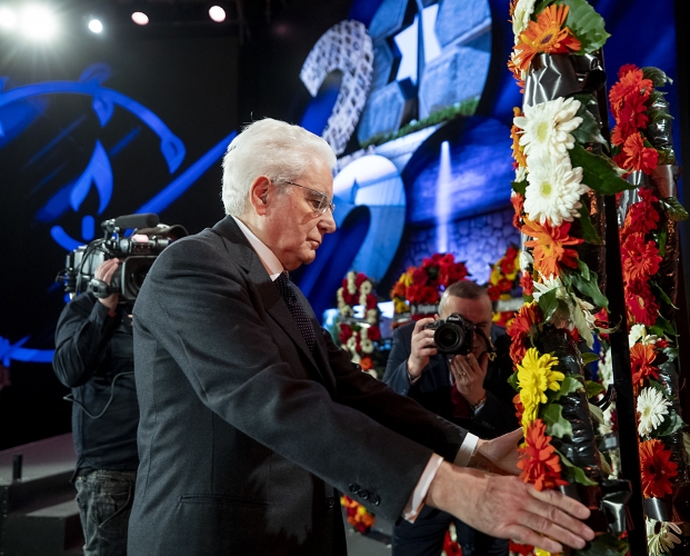  Il Presidente della Repubblica Sergio Mattarella depone una corona al Memoriare dell’Olocausto-Yad Vashem, in occasione della cerimonia del 75° Anniversario della Liberazione di Auschwitz-Birkenau