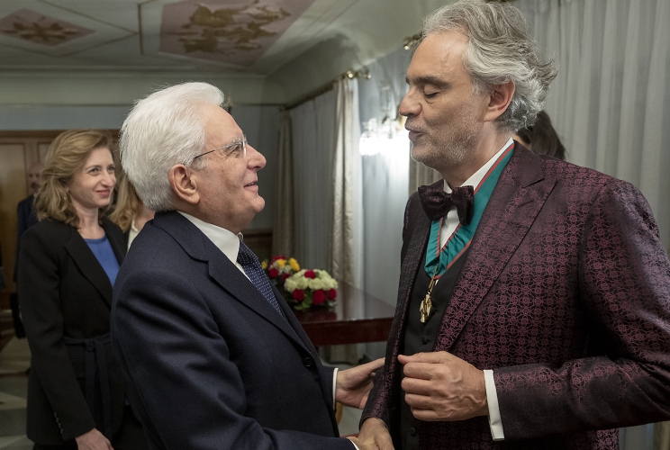 Il Presidente della Repubblica Sergio Mattarella con Andrea Bocelli  al teatro dell’Opera in occasione del concerto per il 150° anniversario di Roma Capitale