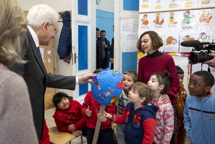 Il Presidente Sergio Mattarella in occasione della visita alla scuola "D. Manin", nel quartiere esquilino