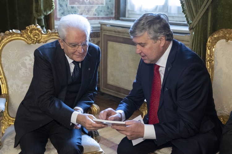Il Presidente Sergio Mattarella con Antonio Ballarin Presidente Federesuli, in occasione del concerto celebrativo del "Giorno del Ricordo"
