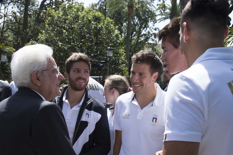 Il Presidente Sergio Mattarella con gli atleti italiani in partenza per i Giochi di Rio 2016