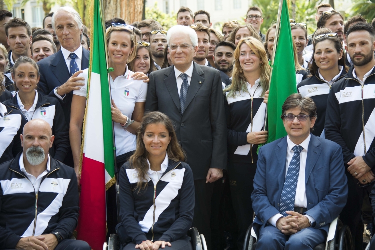 Il Presidente Sergio Mattarella con gli atleti italiani in partenza per i Giochi di Rio 2016