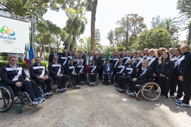 Il Presidente Sergio Mattarella con gli atleti italiani in partenza per i Giochi di Rio 2016