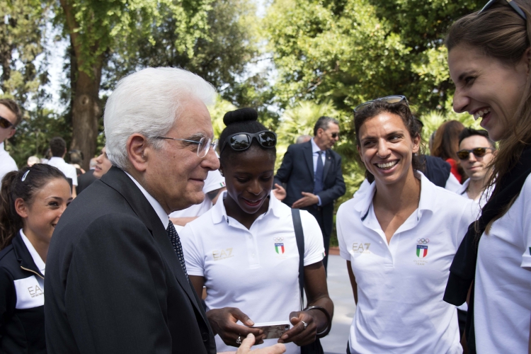Il Presidente Sergio Mattarella con gli atleti in partenza per Rio 2016