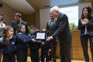 Il Presidente della Repubblica Sergio Mattarella al CSM premia i vincitori del concorso “Ricordare Vittorio Bachelet e la sua testimonianza di libertà e di democrazia a 40 anni dalla morte”.