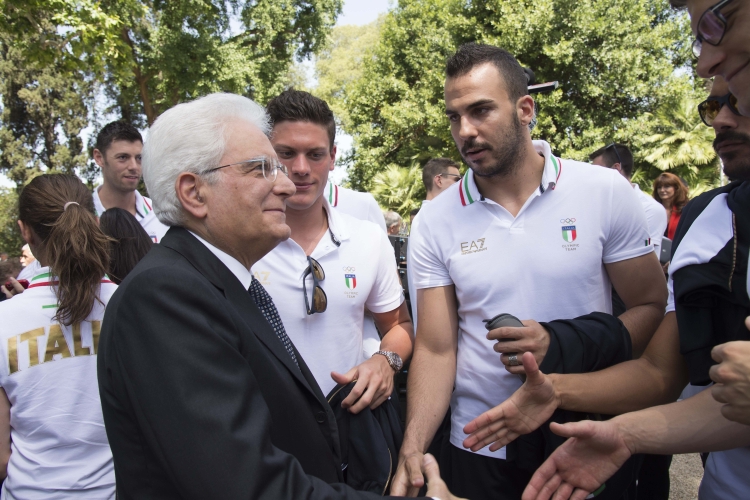 Il Presidente Sergio Mattarella con gli atleti in partenza per Rio 2016