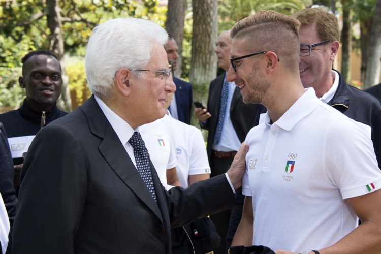 Il Presidente Sergio Mattarella con gli atleti in partenza per Rio 2016