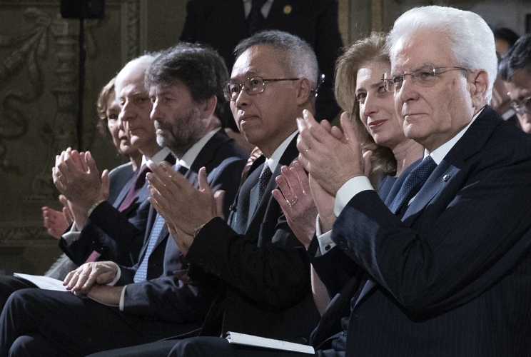 Il Presidente Sergio Mattarella e S.E. il Signor Li Junhua, Ambasciatore della Repubblica Popolare Cinese in Italia, nel corso del concerto straordinario organizzato in occasione delle iniziative dell’anno della cultura e del turismo Italia-Cina 2020, eseguito dalla pianista Ju Jin