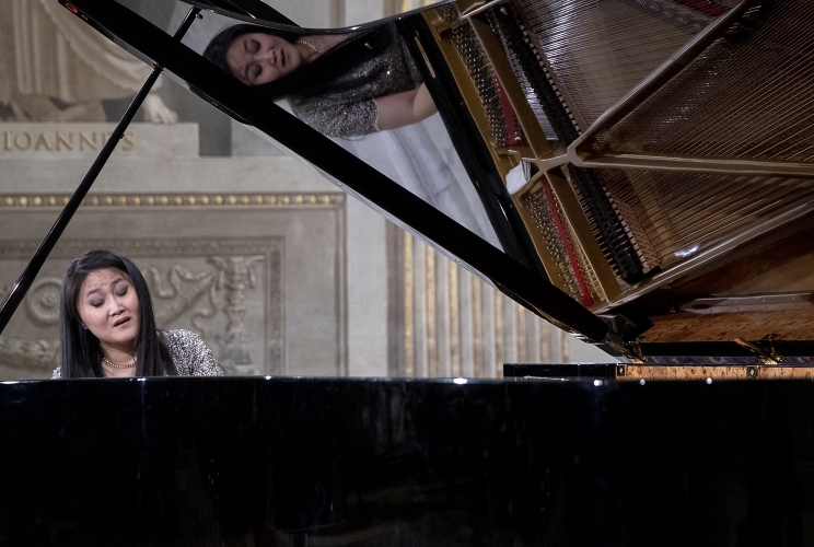  La pianista Ju Jin nel corso del concerto straordinario organizzato in occasione delle iniziative dell’anno della cultura e del turismo Italia-Cina 2020