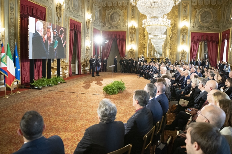 Il Presidente della Repubblica Sergio Mattarella in occasione della cerimonia di consegna delle onorificenze OMRI conferite "motu proprio" il 20 dicembre 2019

