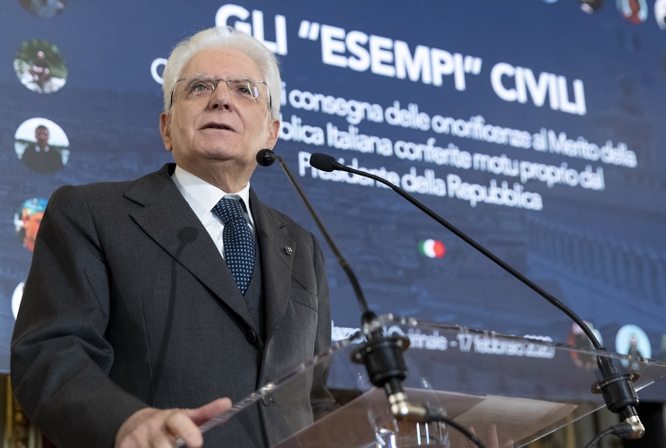 Il Presidente Sergio Mattarella nel corso della cerimonia di consegna delle onorificenze OMRI conferite “motu proprio” a cittadini distintisi per atti di eroismo e impegno civile