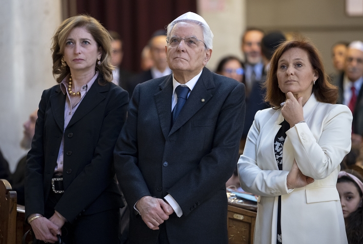 Il Presidente Sergio Mattarella e la Sig.ra Laura con Ruth Dureghello, Presidente della Comunità Ebraica di Roma, in occasione della visita al Tempio maggiore