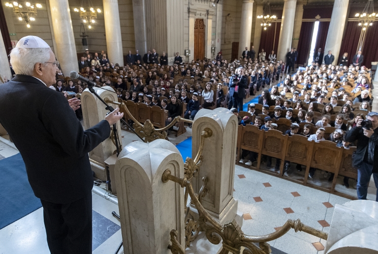Il Presidente Sergio Mattarella in occasione dell'incontro al Tempio maggiore