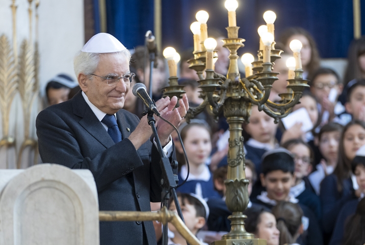 Il Presidente Sergio Mattarella in occasione dell'incontro al Tempio maggiore