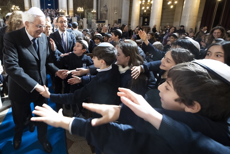 Il Presidente Sergio Mattarella in occasione dell'incontro al Tempio maggiore