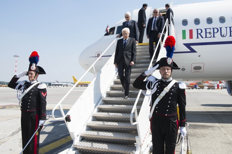Il Presidente Sergio Mattarella al suo arrivo all'Aeroporto di Milano Malpensa 
