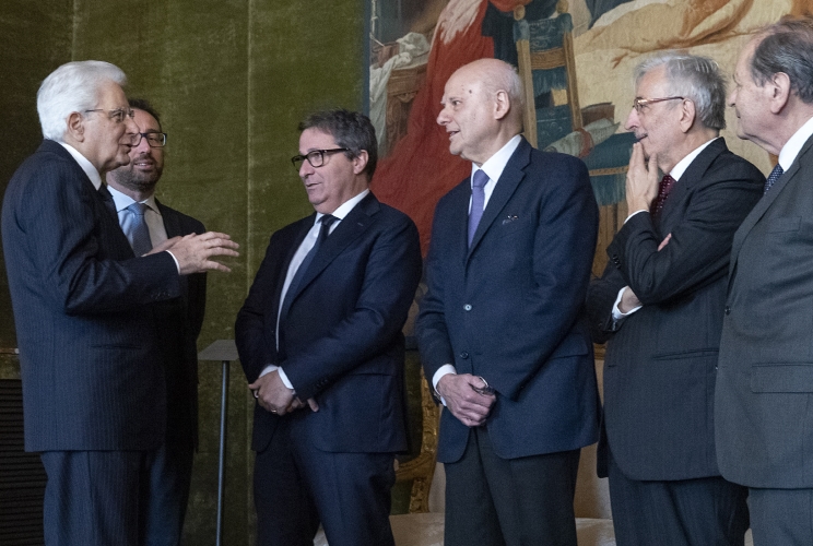 Il Presidente Sergio Mattarella con Alfonso Bonafede, Ministro della Giustizia, David Ermini, Vice Presidente del Consiglio Superiore della Magistratura, Giovanni Mammone, Primo Presidente della Corte Suprema di Cassazione, Giovanni Salvi, Procuratore Generale presso la Corte Suprema di Cassazione e Giorgio Lattanzi, Presidente della Scuola Superiore della Magistratura, poco prima dell'incontro con i Magistrati ordinari in tirocinio nominati con D.M. 12 febbraio 2019