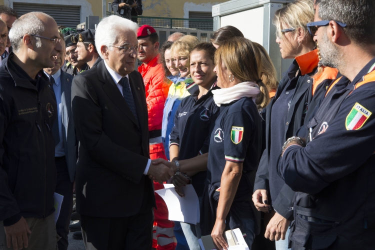Il Presidente Sergio Mattarella incontra i volontari impegnati nei soccorsi ad Amatrice