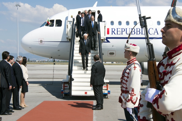 Il Presidente Mattarella al suo arrivo a Sofia per la visita ufficiale nella Repubblica di Bulgaria