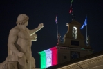 Il Torrino del Quirinale illuminato con il Tricolore 