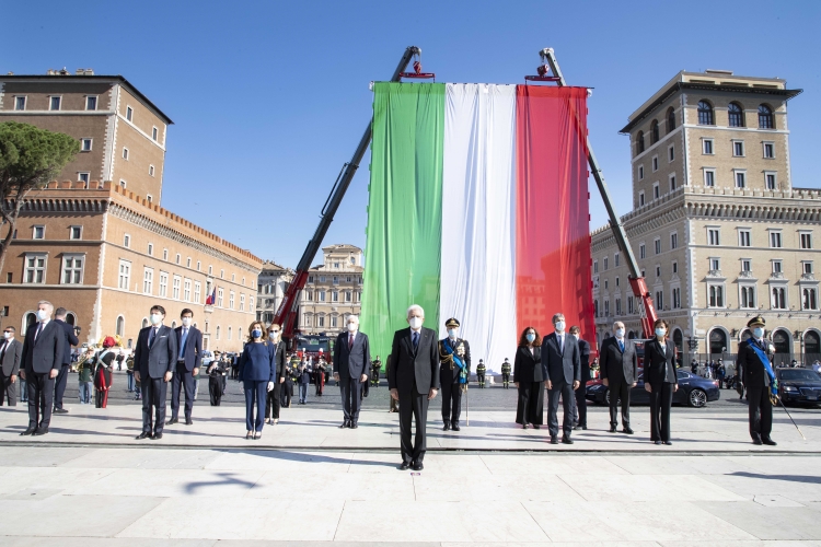 Il Presidente della Repubblica Sergio Mattarella con le Alte cariche dello Stato rende omaggio al Milite Ignoto all'Altare della Patria in occasione della Festa della Repubblica 

