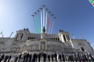  Il Presidente della Repubblica Sergio Mattarella in occasione della deposizione di una corona d’alloro all’Altare della Patria, nella ricorrenza della Festa Nazionale della Repubblica