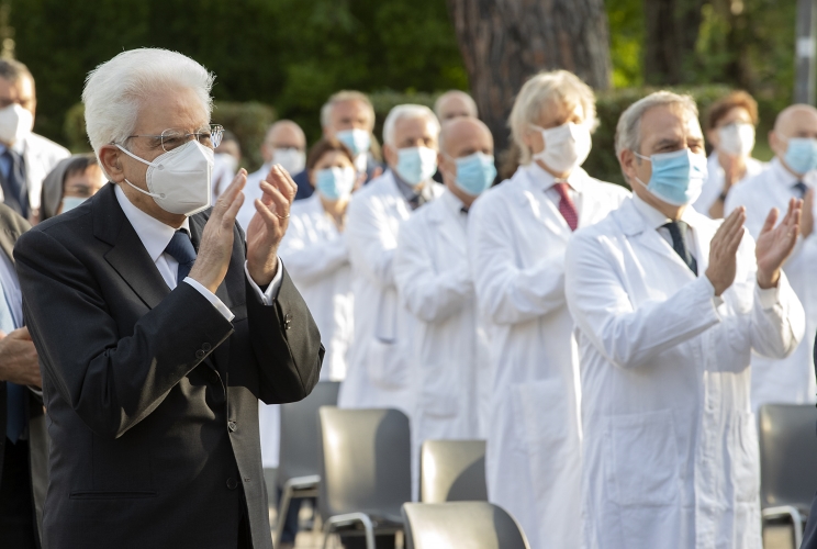Roma - Il Presidente della Repubblica Sergio Mattarella  all’Ospedale Spallanzani in occasione del concerto di celebrazione della Repubblica e di ringraziamento al personale del Servizio sanitario