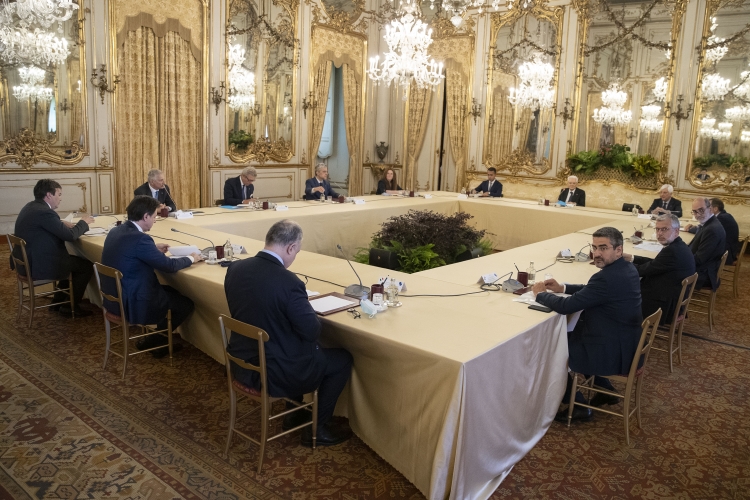 Il Presidente della Repubblica Sergio Mattarella con il Presidente del Consiglio dei Ministri ed altri membri del Governo, in occasione del prossimo Consiglio Europeo
