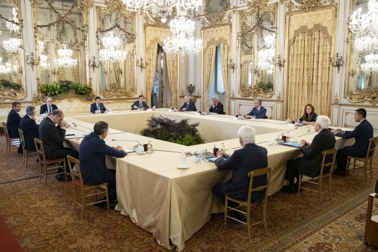 Il Presidente della Repubblica Sergio Mattarella con il Presidente del Consiglio dei Ministri ed altri membri del Governo, in occasione del prossimo Consiglio Europeo
