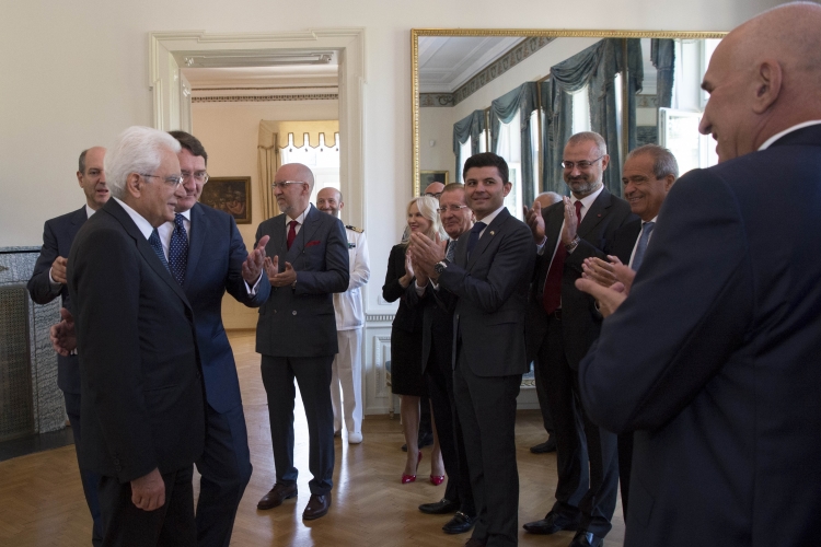 Il Presidente Sergio Mattarella in occasione dell'incontro con la collettività italiana