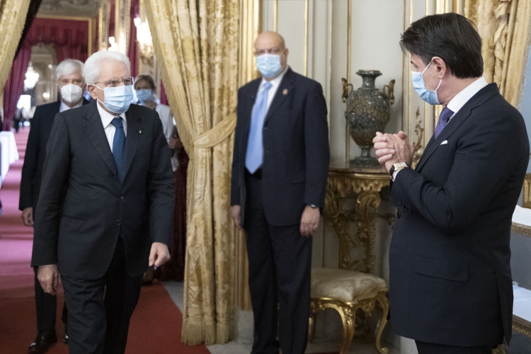 Il Presidente della Repubblica Sergio Mattarella con il Presidente del Consiglio dei Ministri ed altri membri del Governo, in occasione del prossimo Consiglio Europeo 
