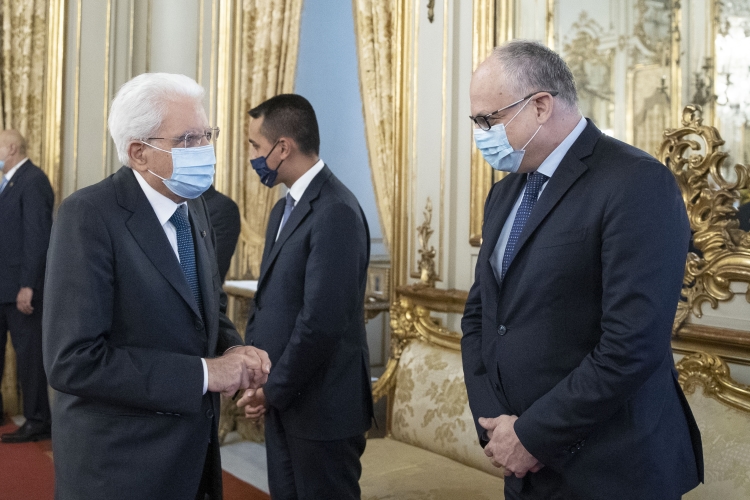 Il Presidente della Repubblica Sergio Mattarella con il Presidente del Consiglio dei Ministri ed altri membri del Governo, in occasione del prossimo Consiglio Europeo 
