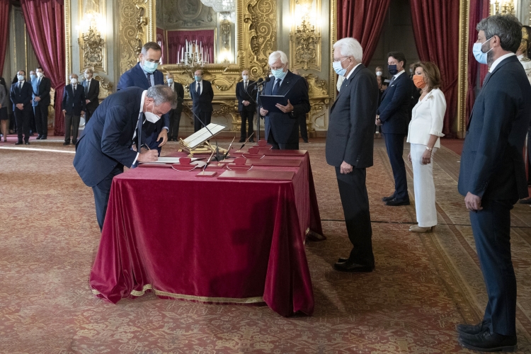 Il Presidente Sergio Mattarella in occasione della cerimonia di giuramento del nuovo Giudice della Corte Costituzionale, Avv. Angelo Buscema

