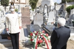 Il Presidente Mattarella depone due corone di fiori sulle tombe dei Presidenti emeriti della Repubblica, Francesco Cossiga e Antonio Segni