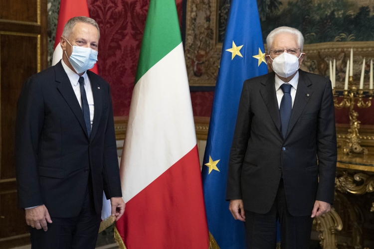 Il Presidente Sergio Mattarella con S.E. il Signor Anders Carsten DAMSGAARD,nuovo Ambasciatore del Regno di Danimarca,in occasione della presentazione delle Lettere Credenziali 
